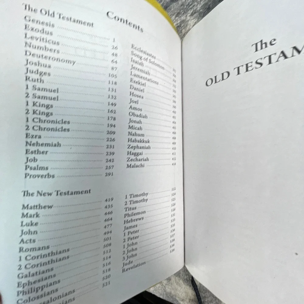 Holy‎ Bible Old & New Testament Black Imitation Leather Gold Trim Ribbon Marker